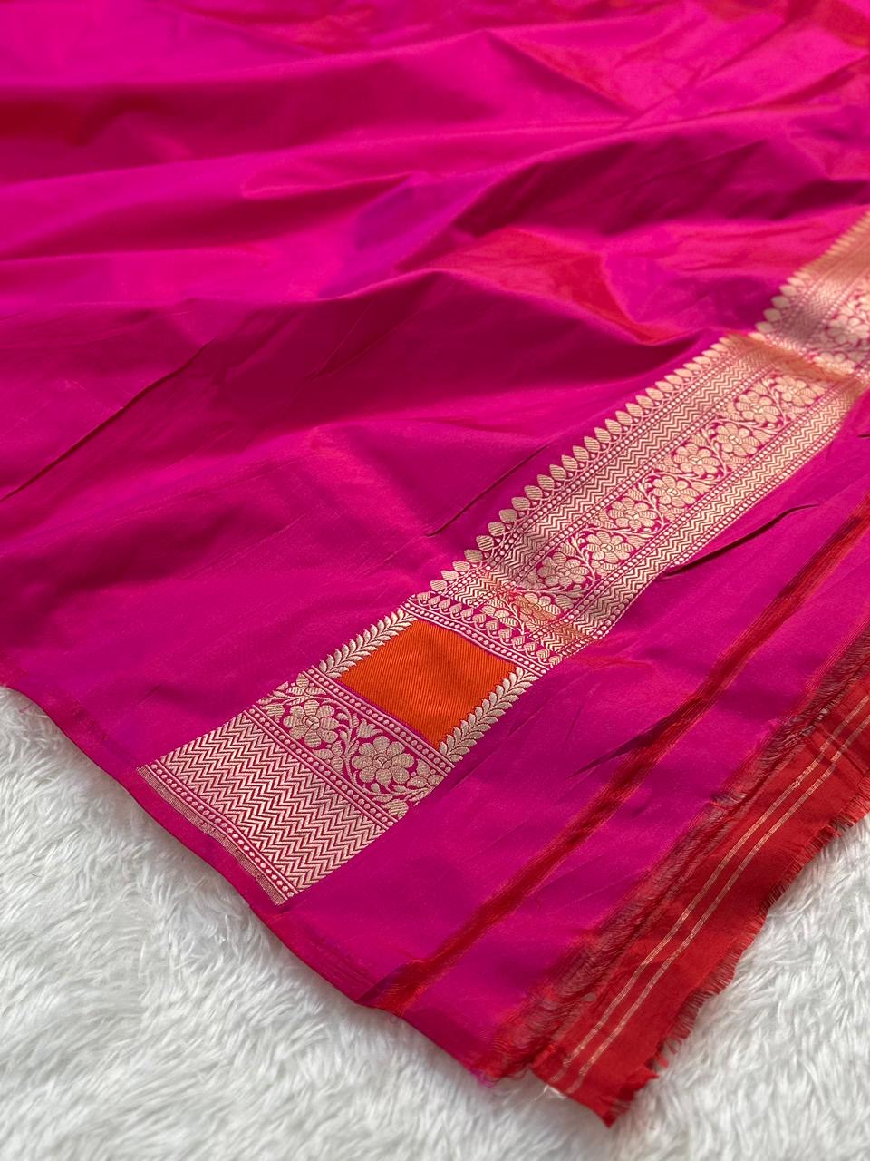 Rani Pink Rangkaat Handwoven Pure katan kadua Banarasi Silk Saree