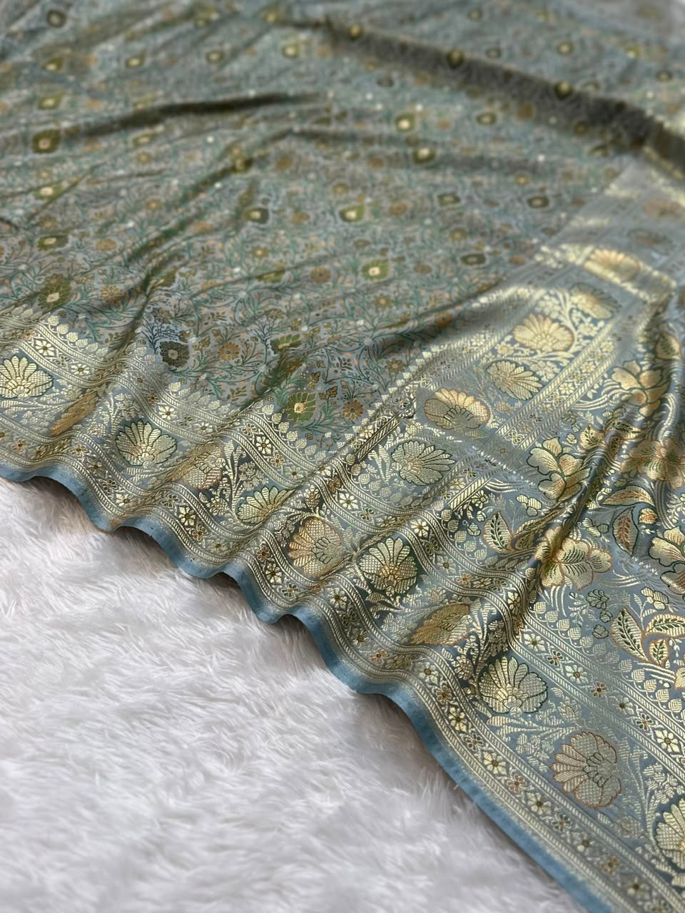 Shade Of Green and Gold MAshru Tanchui Banarasi Saree