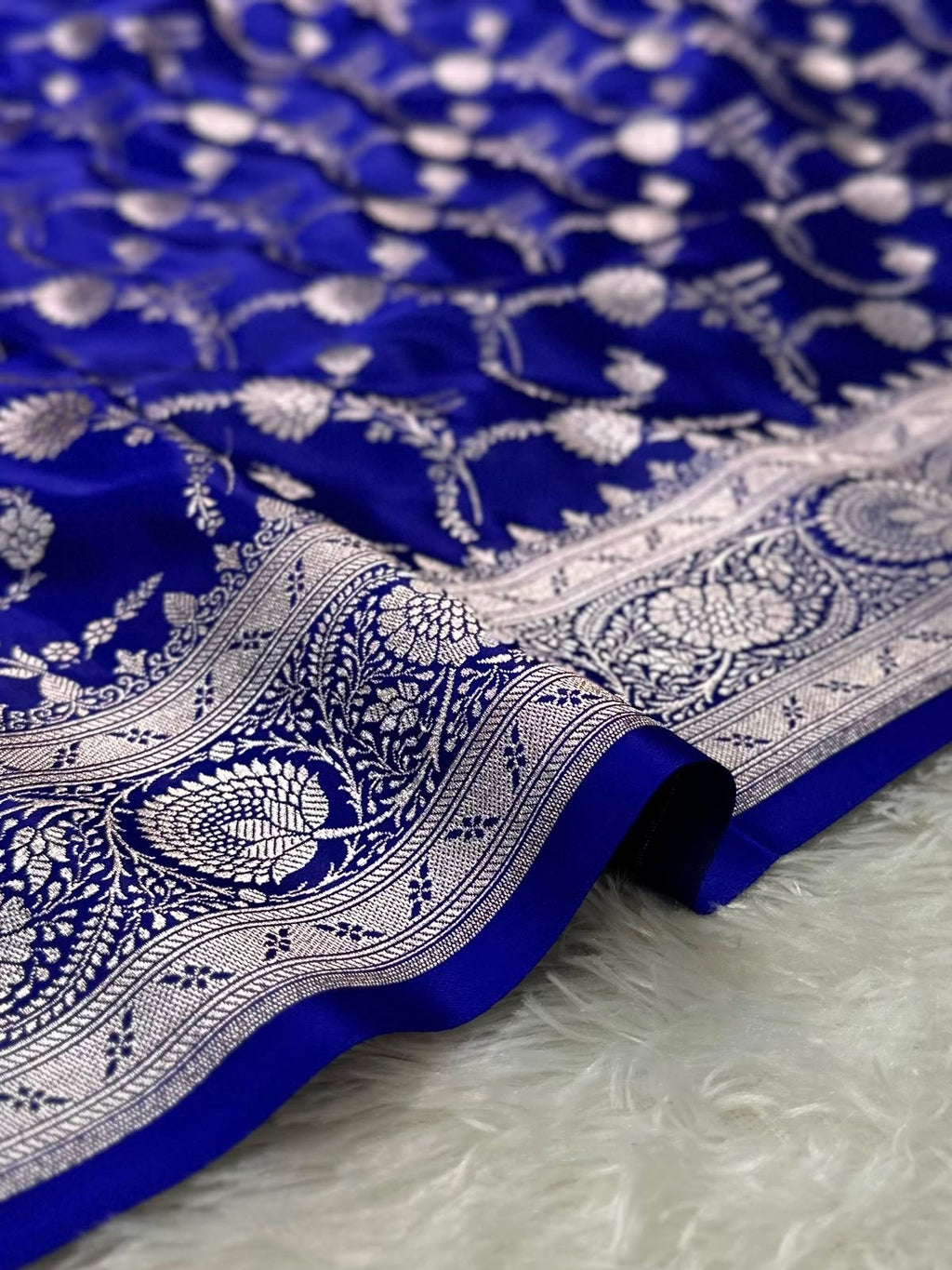 Royal Blue Mashru Silk Jaal Pattern Banarasi Saree