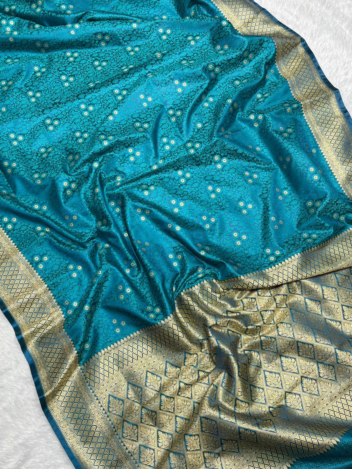 Blue Shades Tanchui Motif Mashru Silk Saree