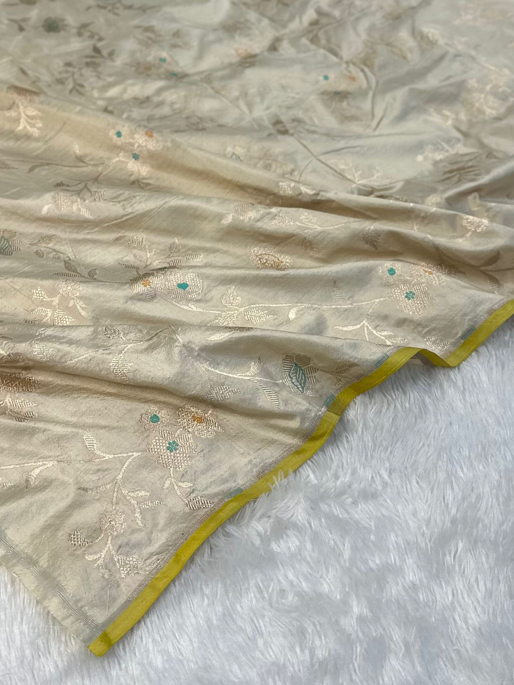 Ivory Handwoven Pure katan kadua Meena Buta Banarasi Silk Saree