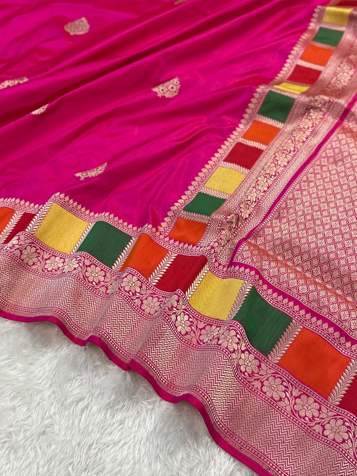 Rani Pink Rangkaat Handwoven Pure katan kadua Banarasi Silk Saree