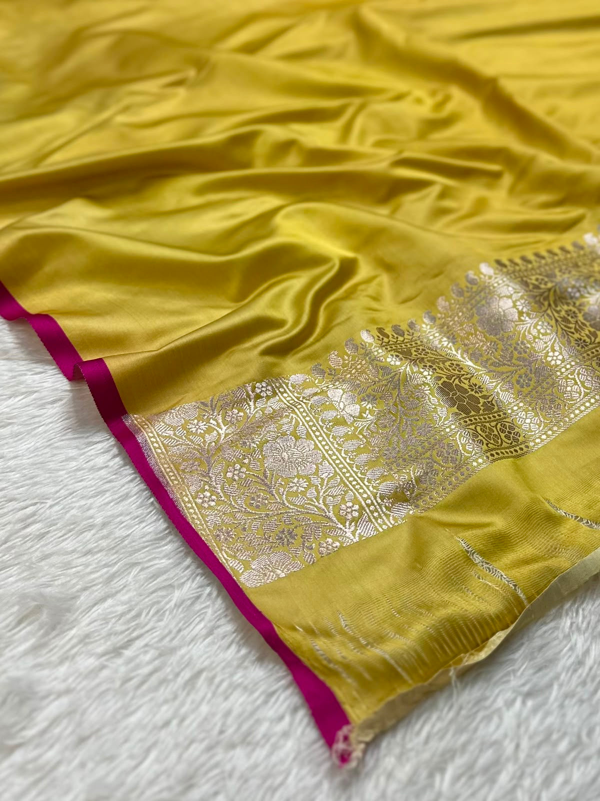 Mashru Silk Tanchui Based In Lemon Color