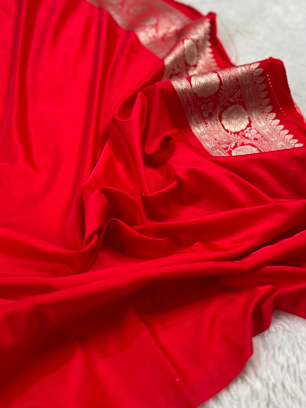 Bridal Rose Meena Buta Mashru Silk Banarasi Saree