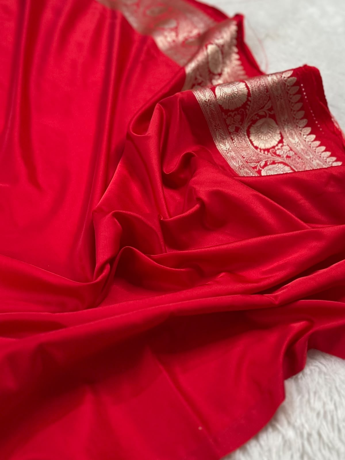 Bridal Rose Meena Buta Mashru Silk Banarasi Saree