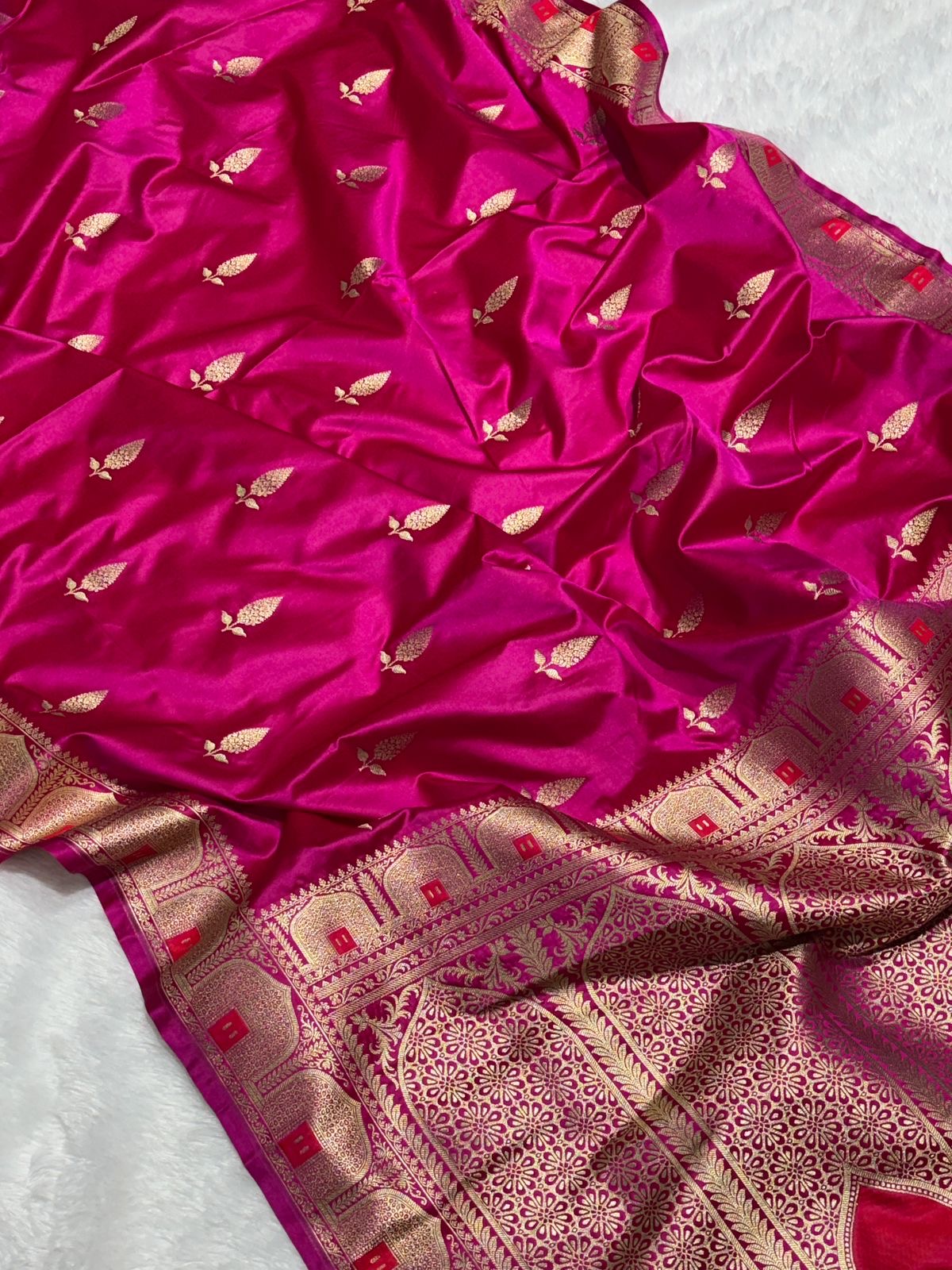 Rani Pink Leaf Buta Mashru Silk Banarasi Saree