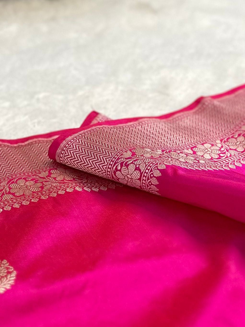 Rani Pink Rangkaat Handwoven Pure katan kadua Banarasi Silk Saree