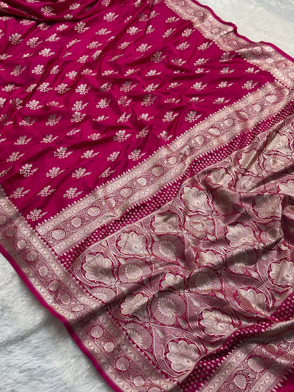 Magenta Mashru Silk Banarasi Saree Woven with Golden Zari