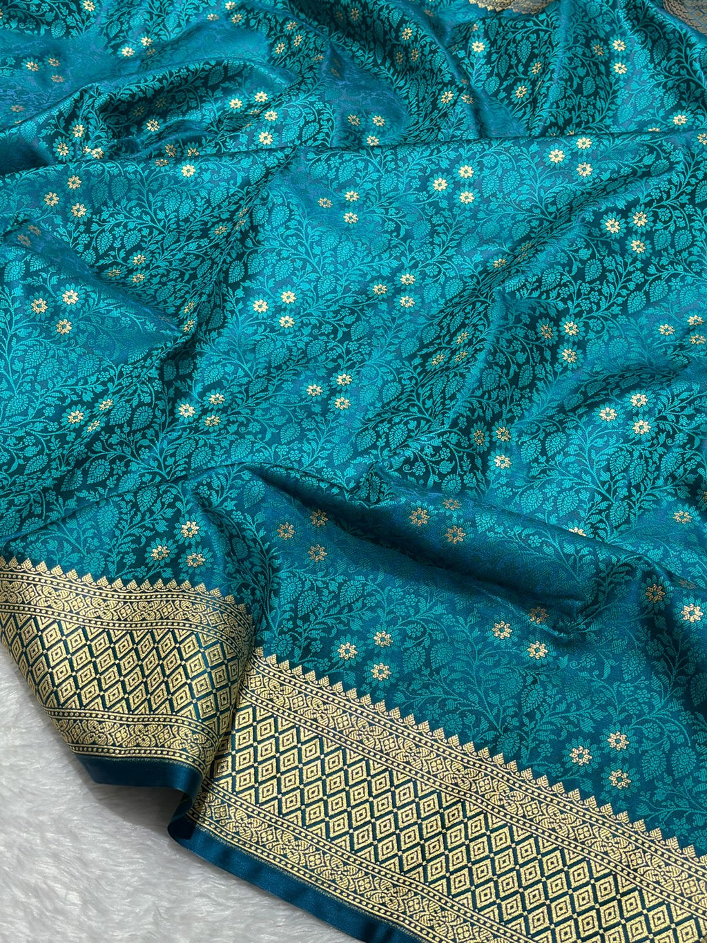 Blue Shades Tanchui Motif Mashru Silk Saree