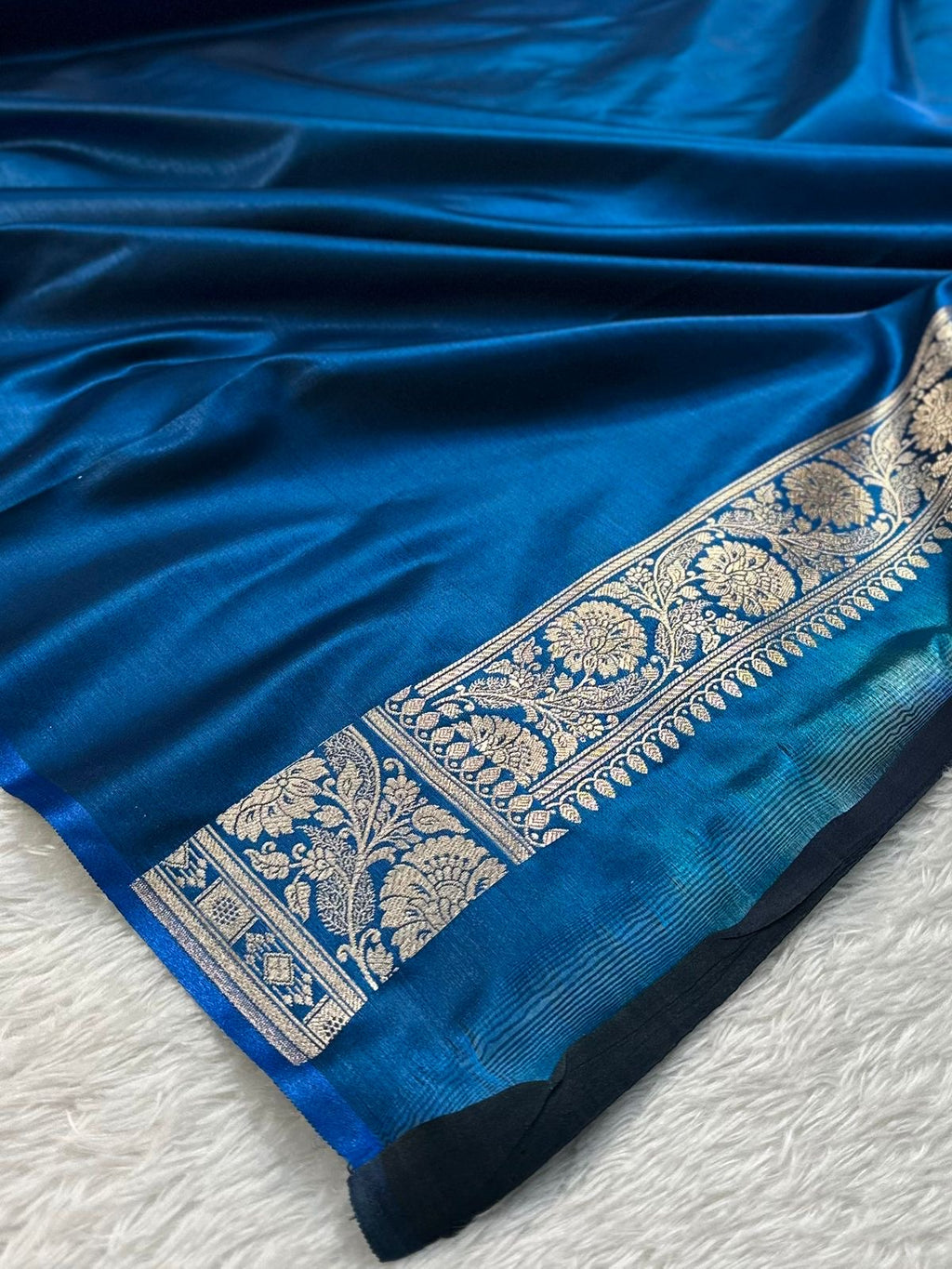 Royal   Peacock   Booti   Satin   Silk   Saree