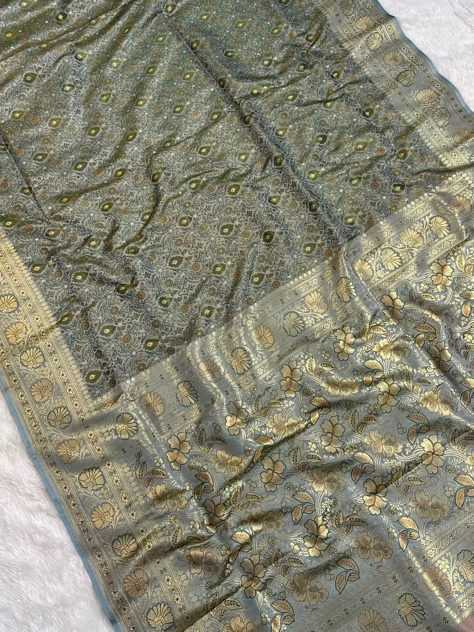 Shade Of Green and Gold MAshru Tanchui Banarasi Saree