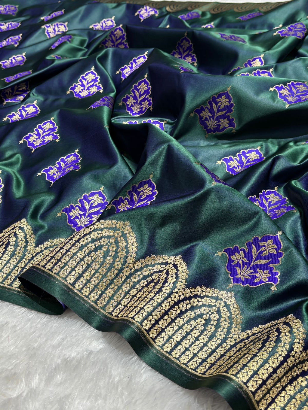Bottle Green  with purple floral patterns Mashru SIlk Banarasi Saree