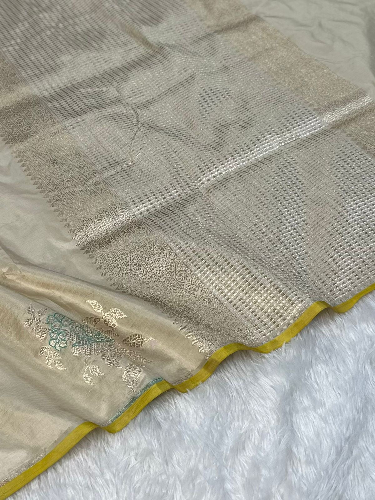 Ivory Handwoven Pure katan kadua Meena Buta Banarasi Silk Saree