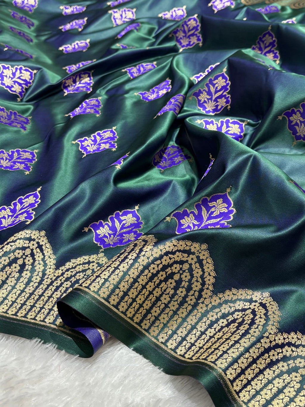 Bottle Green  with purple floral patterns Mashru SIlk Banarasi Saree