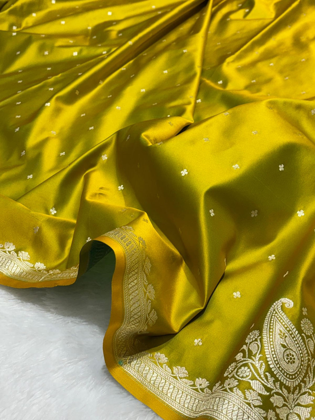 Mashru Silk Banarasi Saree in Buti Pattern