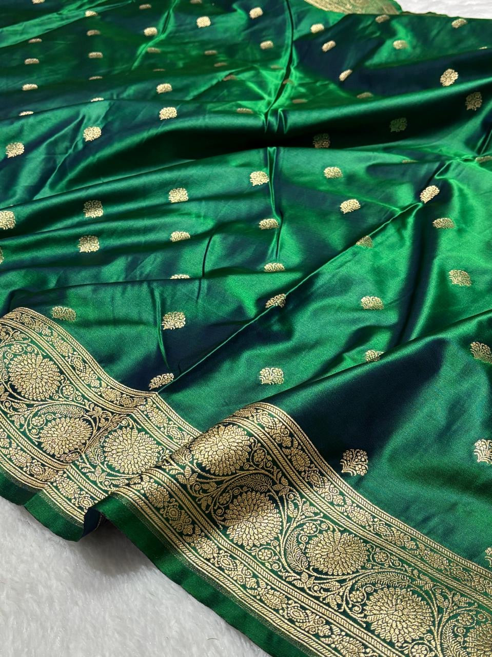 Banarasi Buti Mashru Silk Banarasi Saree