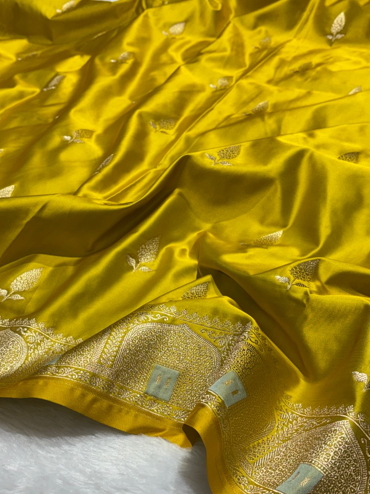Mashru Banarasi Silk Saree in Buta with Meena Border