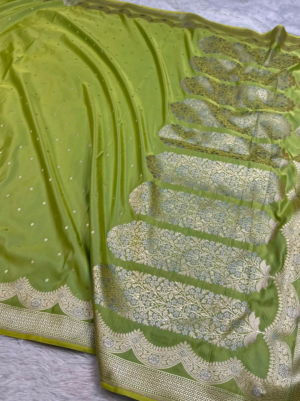 Apple Green Mashru Silk Buti Banarasi saree