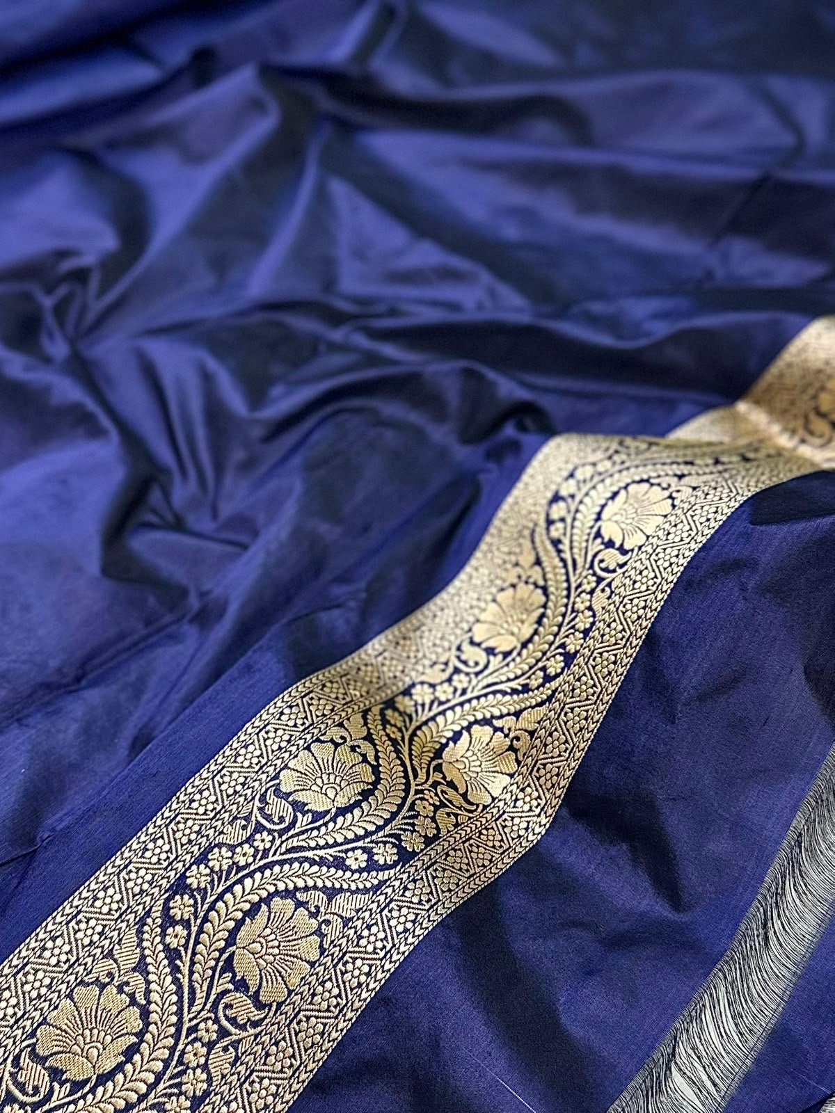 Navy Blue Pure Katan Handloom Kadua Weaved Banarasi Saree