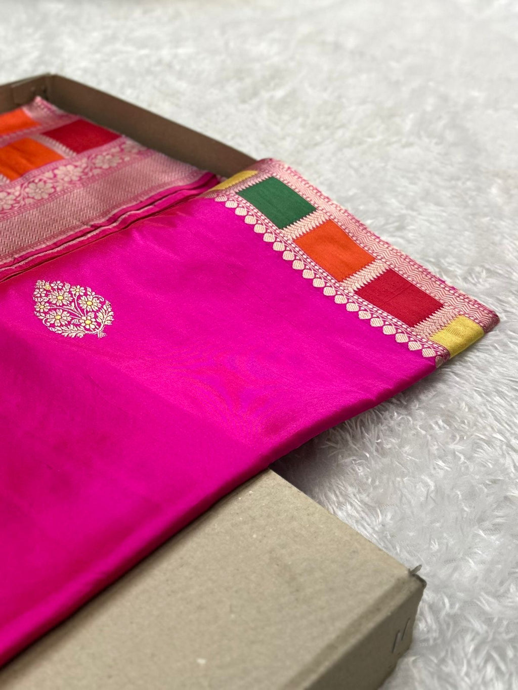 Rani Pink Rangkaat Handwoven Pure katan kadua Banarasi Silk Saree