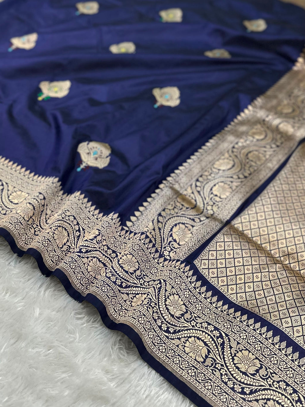 Navy Blue Pure Katan Handloom Kadua Weaved Banarasi Saree