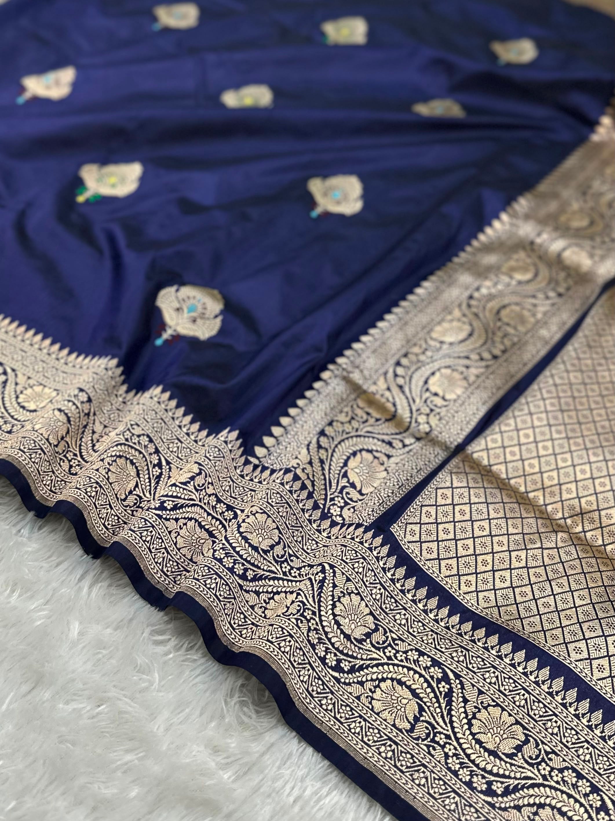 Navy Blue Pure Katan Handloom Kadua Weaved Banarasi Saree