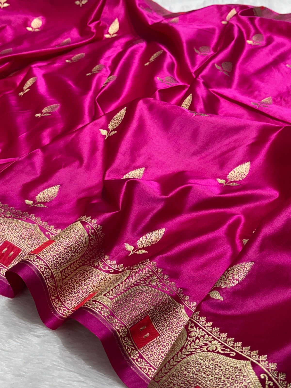 Rani Pink Leaf Buta Mashru Silk Banarasi Saree