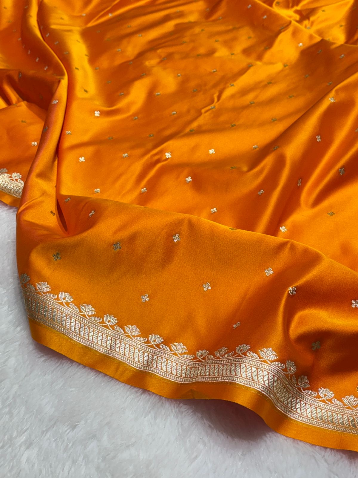 Mashru Silk Banarasi Saree in Buti