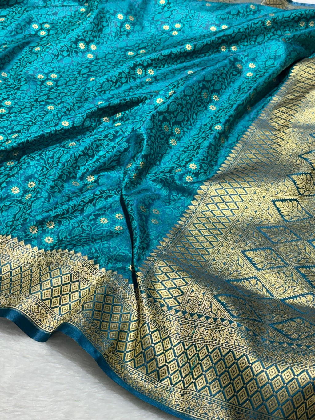 Blue Shades Tanchui Motif Mashru Silk Saree