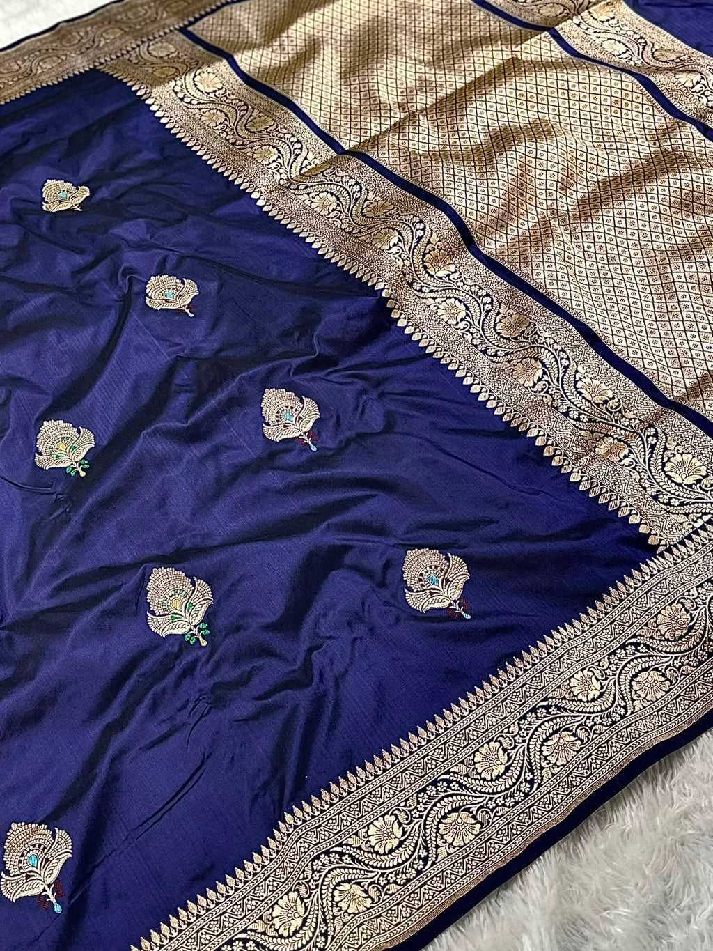 Navy Blue Pure Katan Handloom Kadua Weaved Banarasi Saree