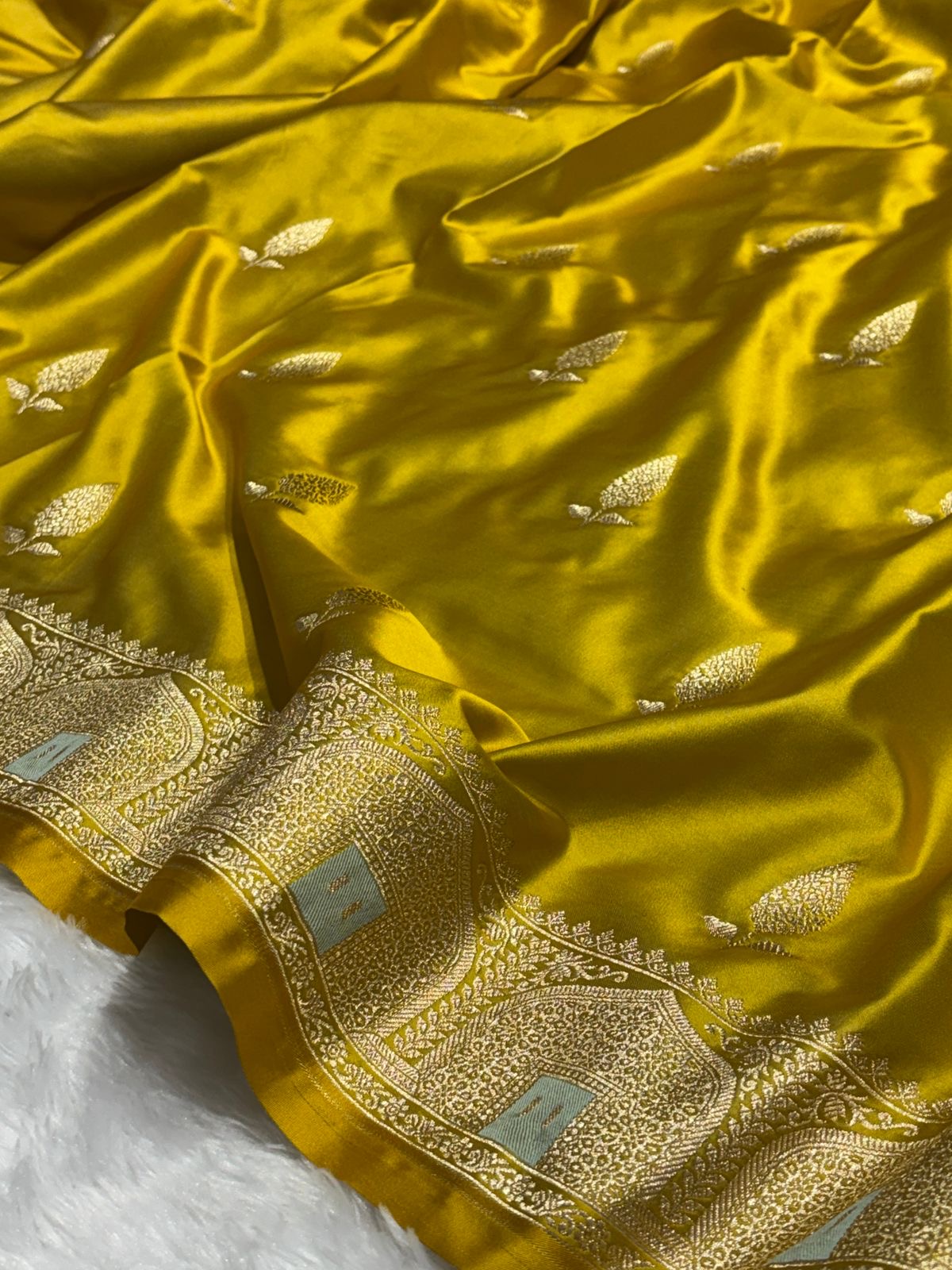 Mashru Banarasi Silk Saree in Buta with Meena Border
