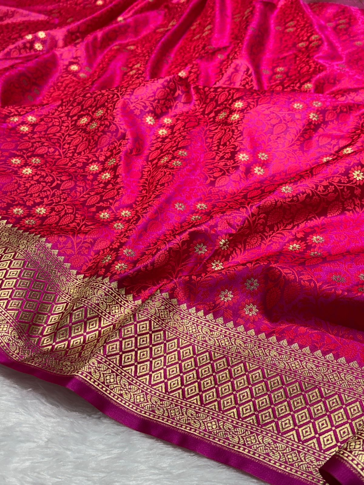 Pink Shades Tanchui Motif Mashru Silk Saree