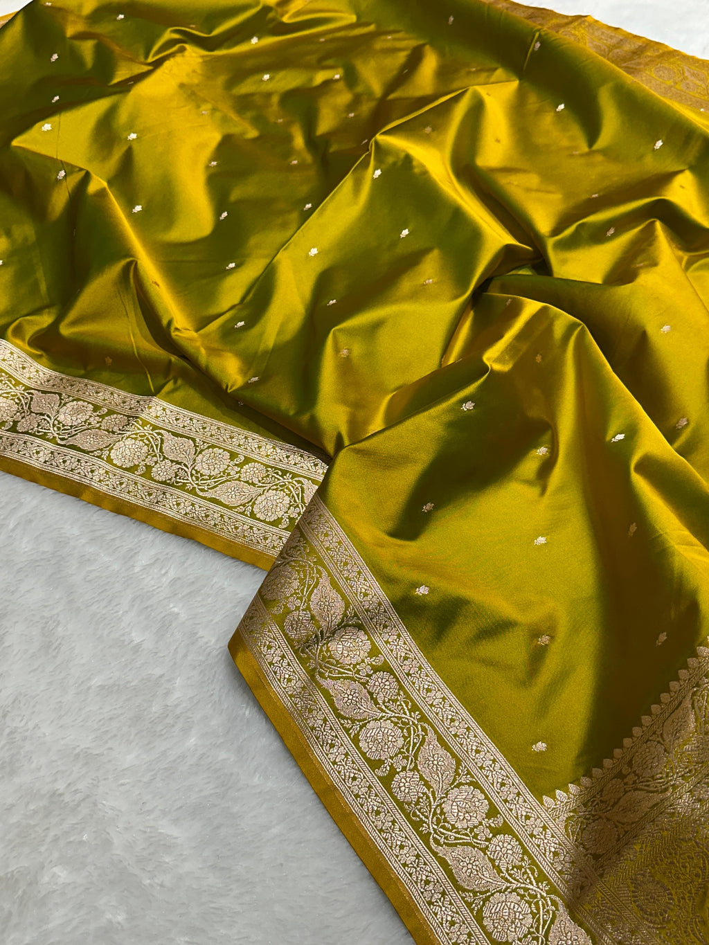 Mehandi Green with Gold Buti Mashru Silk Saree