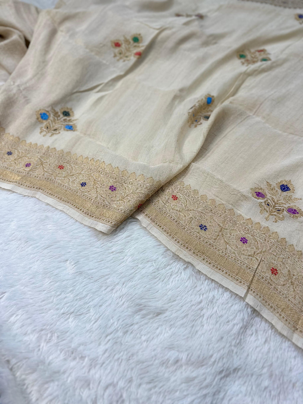 Beige Pure Desi Tussar Kadua Weaved Banarasi Saree