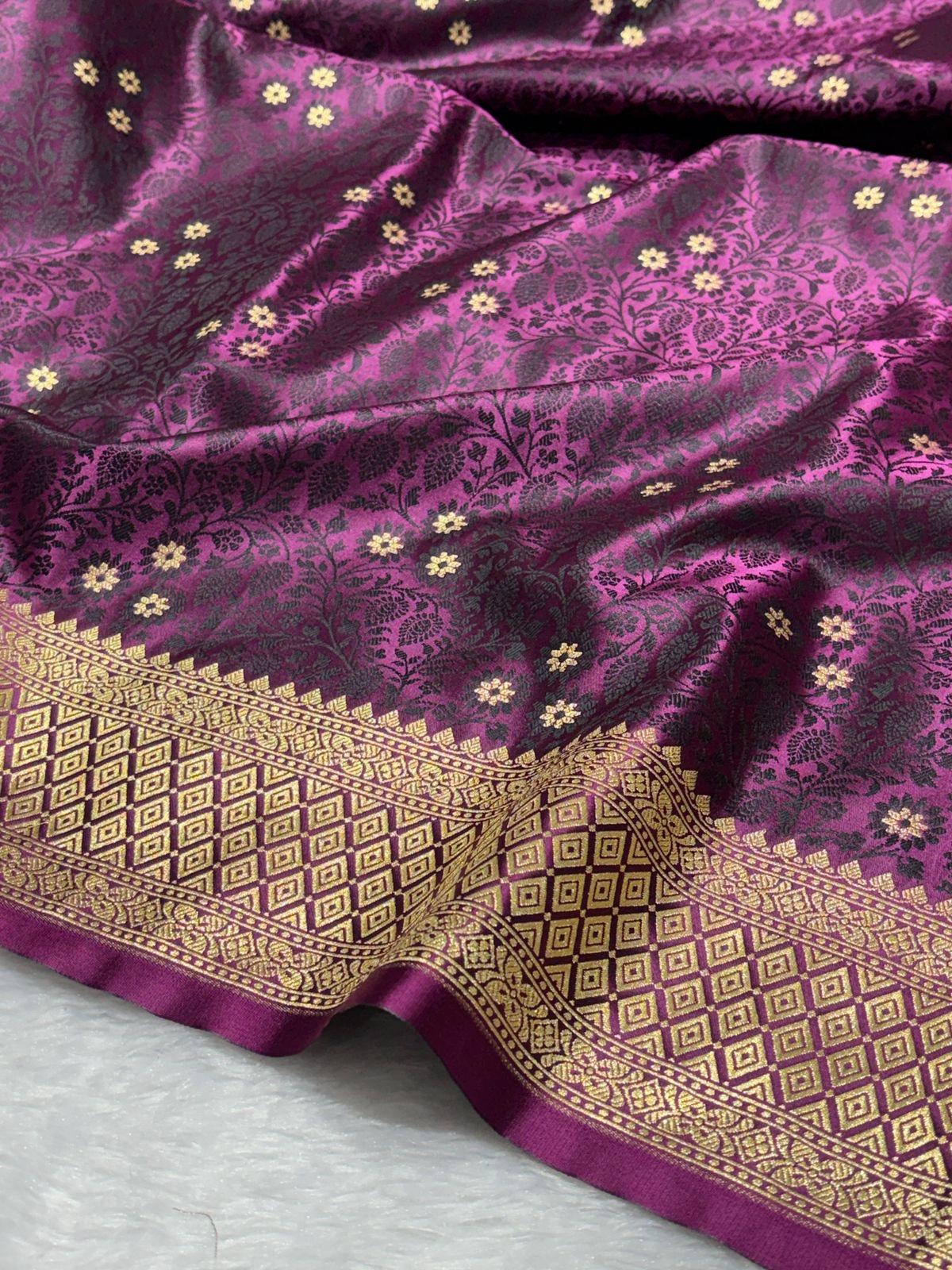 Purple Shades Tanchui Motif Mashru Silk Saree
