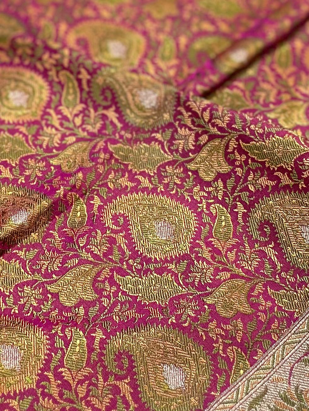 Jamawar Meenedar Buti Satin Katan Silk Banarasi Saree