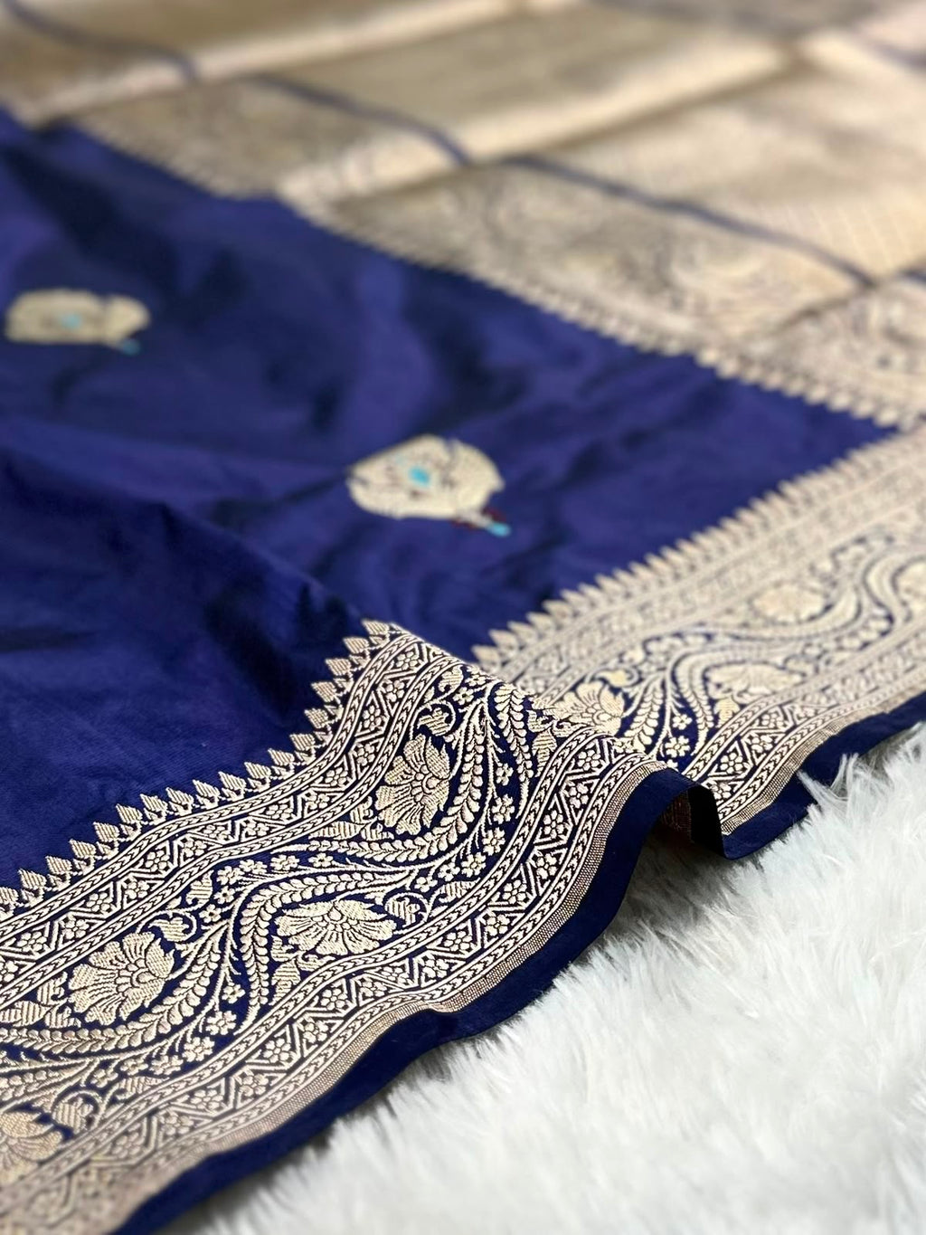 Navy Blue Pure Katan Handloom Kadua Weaved Banarasi Saree