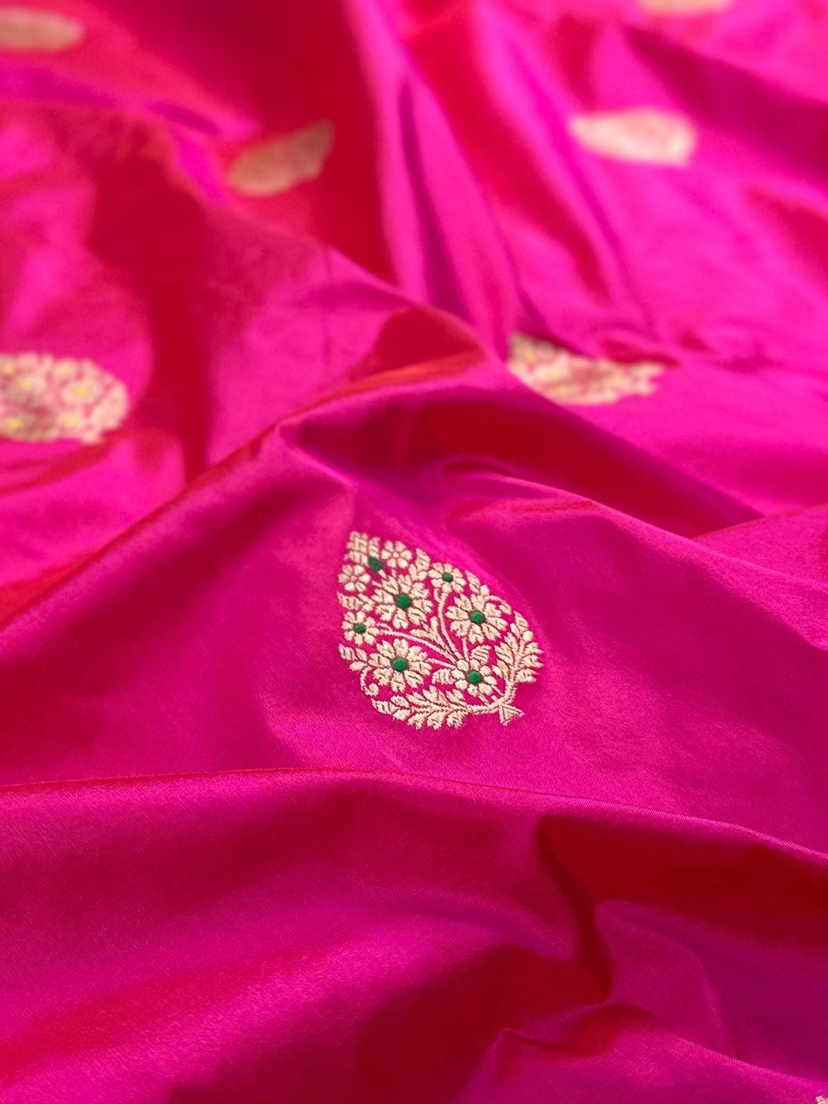 Rani Pink Rangkaat Handwoven Pure katan kadua Banarasi Silk Saree