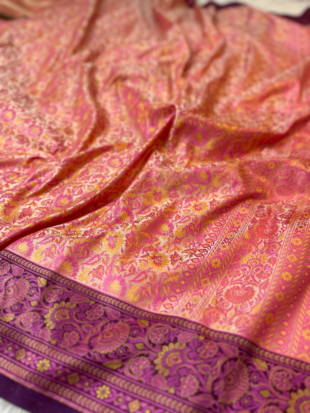 Contrast Mashru Silk Tanchui Banarasi Saree