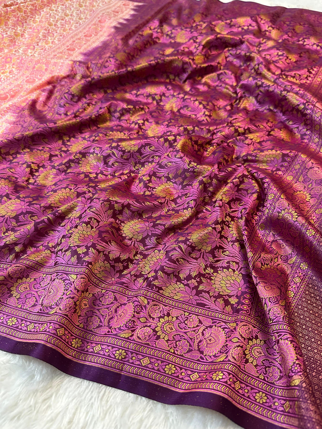Contrast Mashru Silk Tanchui Banarasi Saree