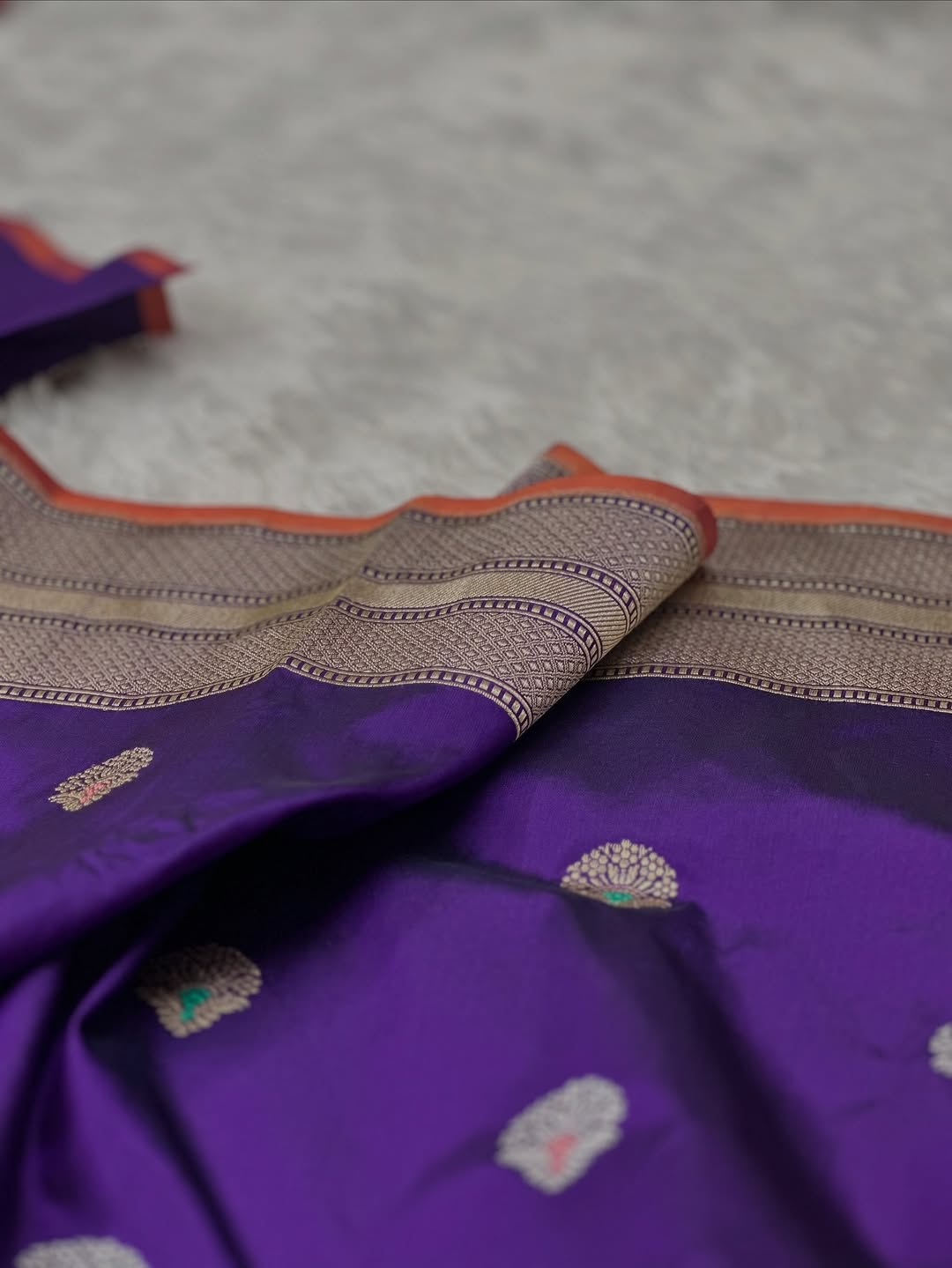 Pure Katan Silk Handwoven Kadua Banarasi Saree Woven with Golden & Silver Zari and Multicolour Minakari Work with Scallop Border
