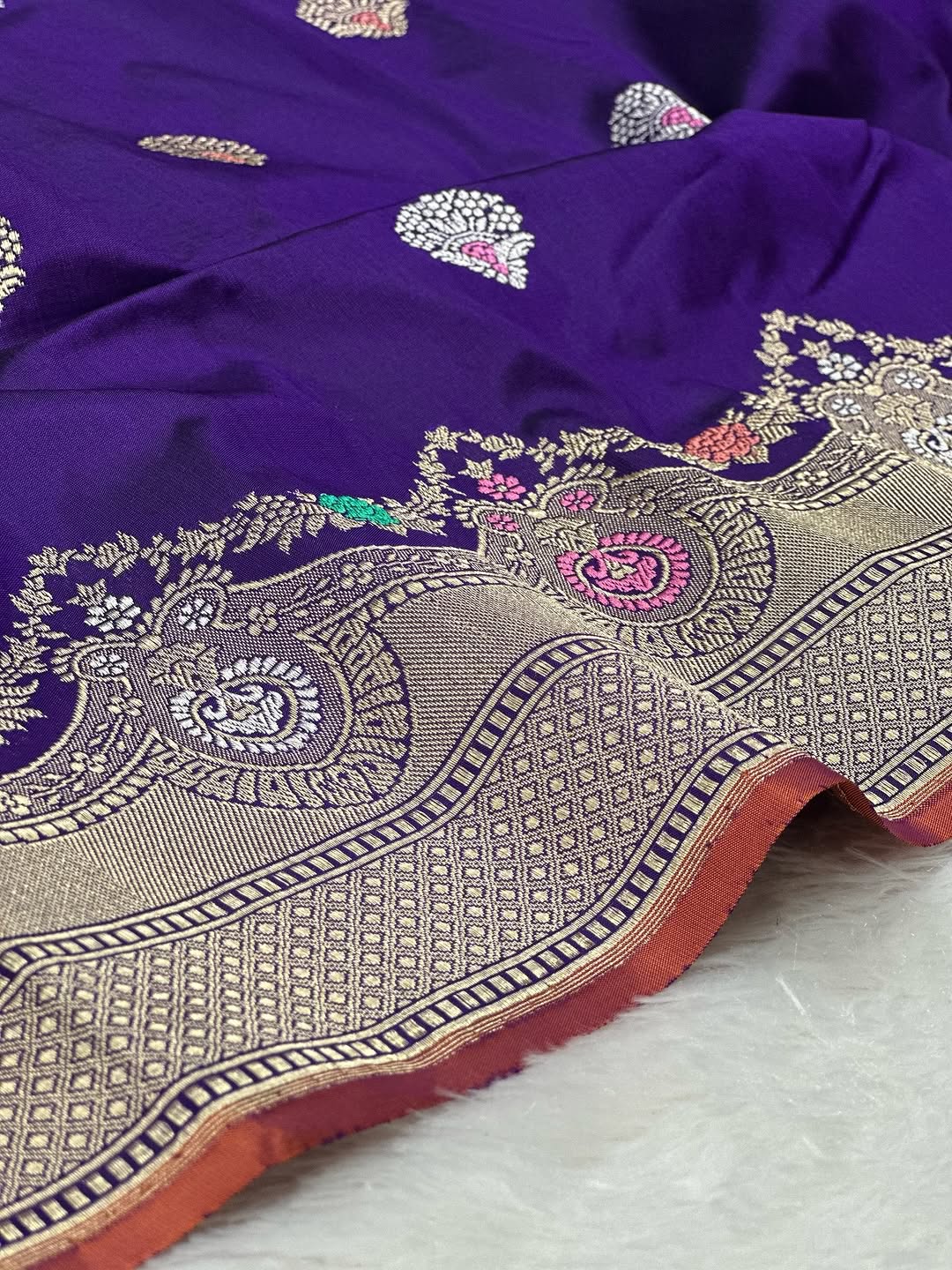 Pure Katan Silk Handwoven Kadua Banarasi Saree Woven with Golden & Silver Zari and Multicolour Minakari Work with Scallop Border