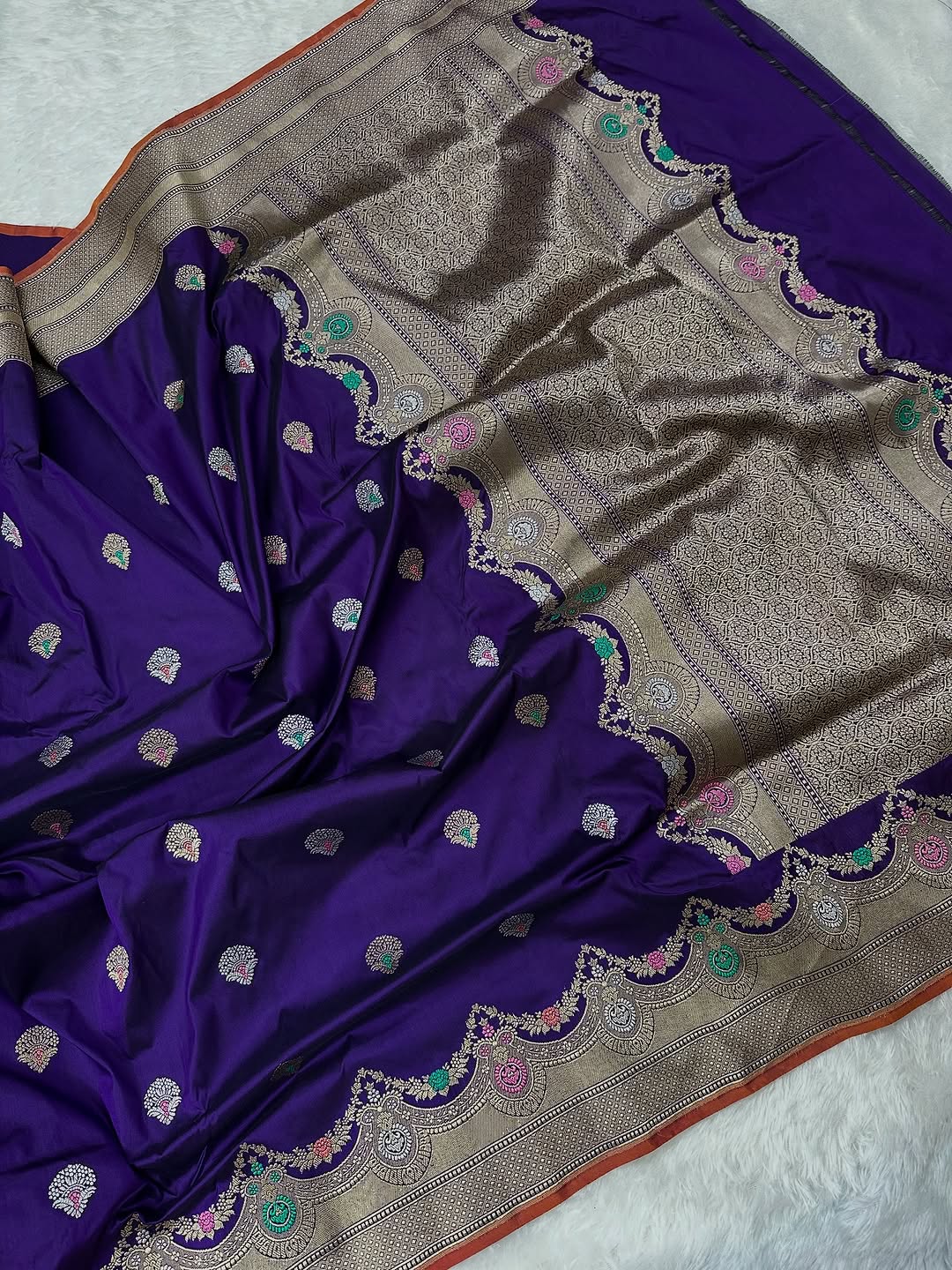 Pure Katan Silk Handwoven Kadua Banarasi Saree Woven with Golden & Silver Zari and Multicolour Minakari Work with Scallop Border