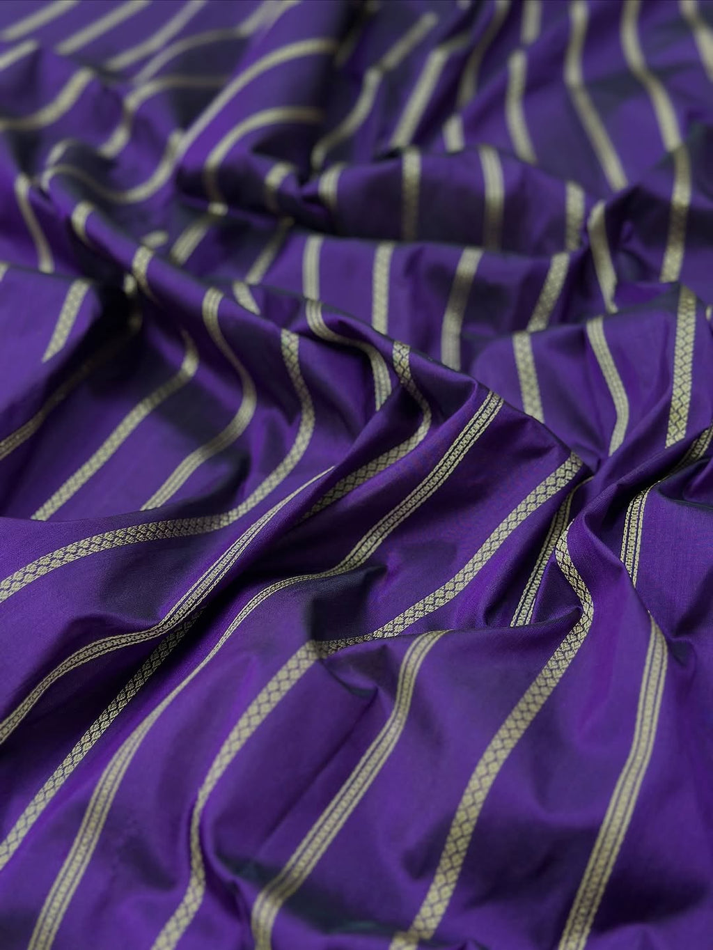 Pure Katan Silk Handwoven Kadua Banarasi Saree Woven with Golden & Silver Zari and Multicolour Minakari Work with Scallop Border