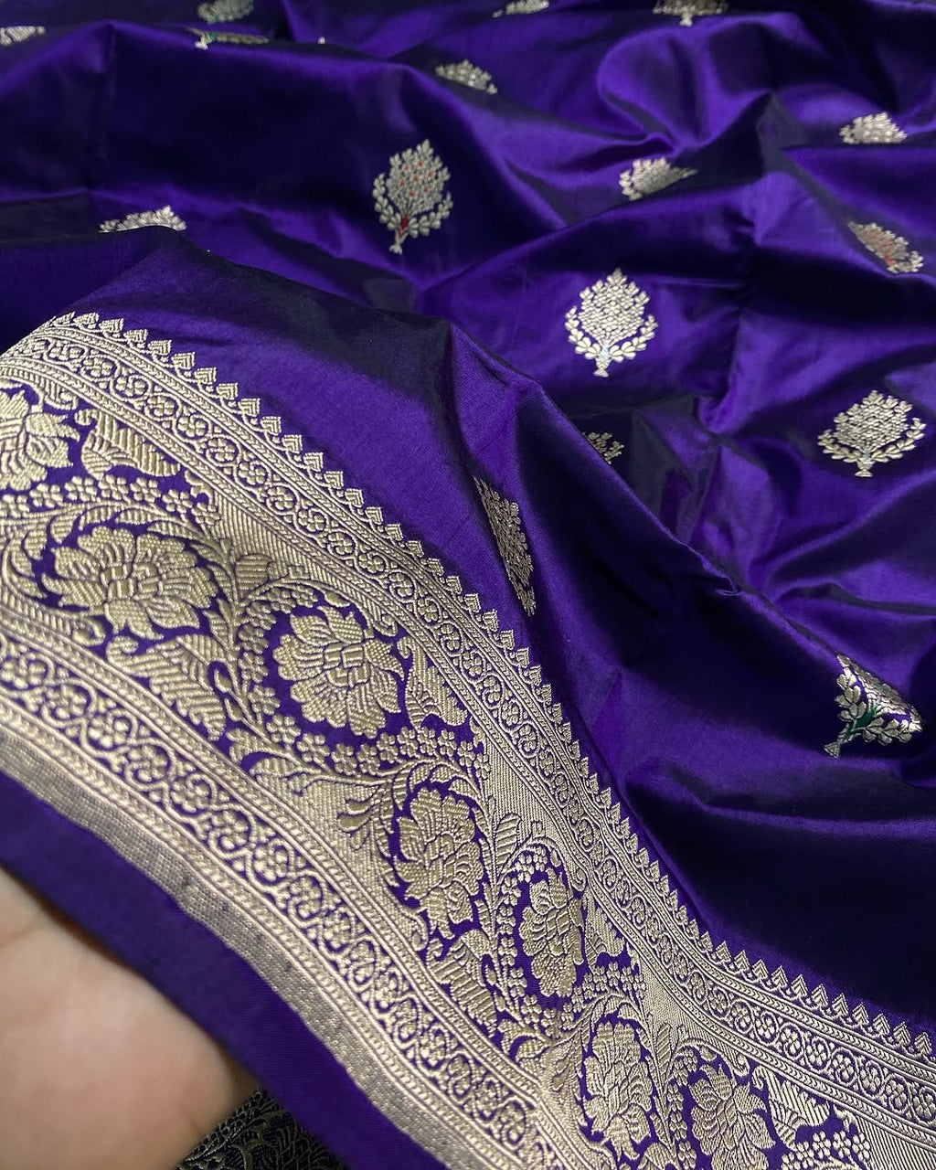 Pure Katan Silk Handwoven Kadua Banarasi Saree Woven with Golden Zari and Multicolour Minakari Work
