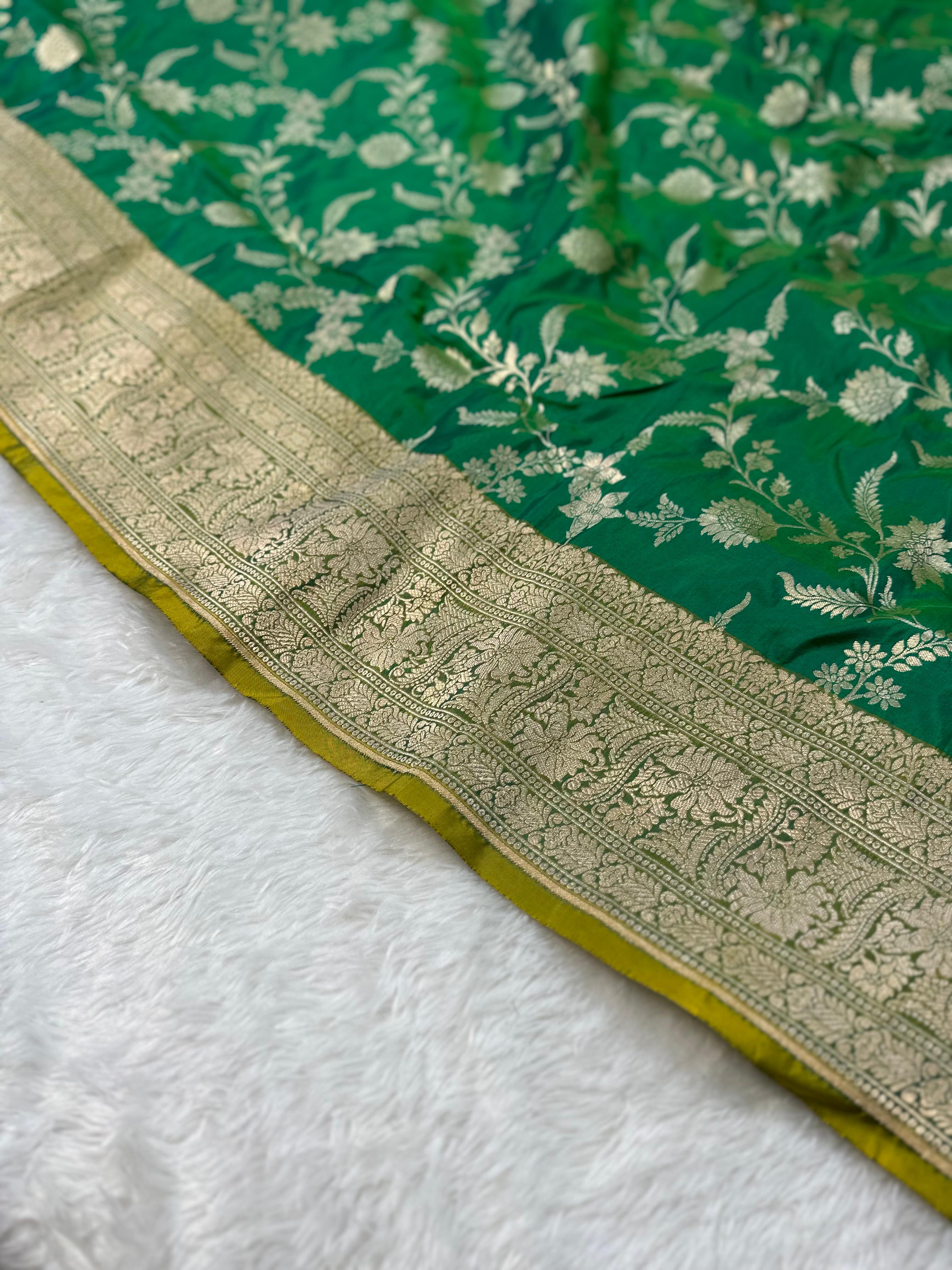 Pure Katan Silk Banarasi Saree Woven with Golden Zari in Contrast Jaal Pattern
