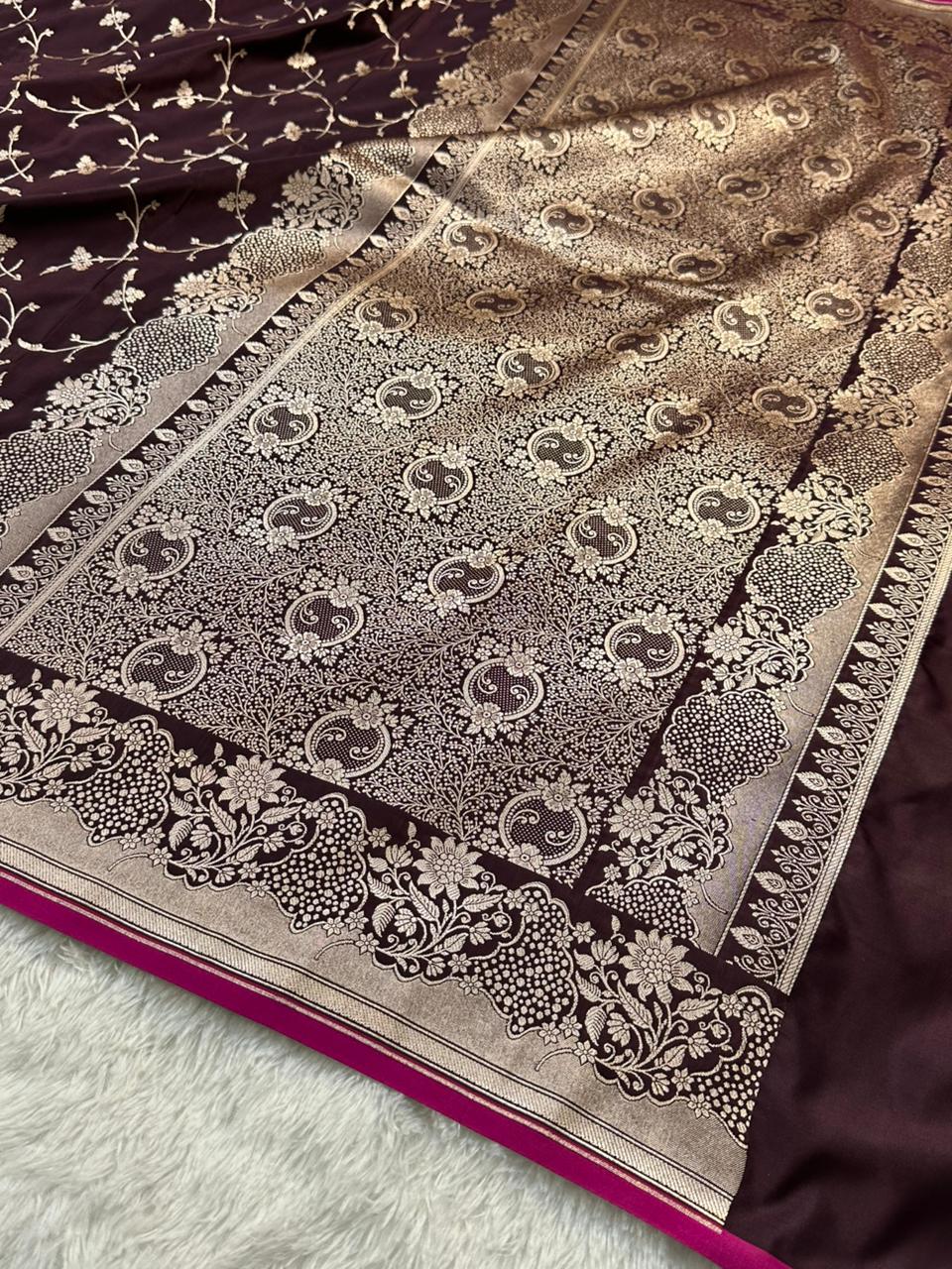 Mashru Silk Banarasi Saree Weaved with Golden Zari in Jaal Pattern