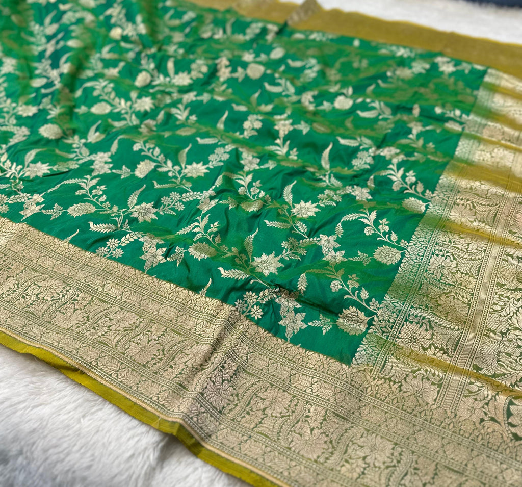 Pure Katan Silk Banarasi Saree Woven with Golden Zari in Contrast Jaal Pattern