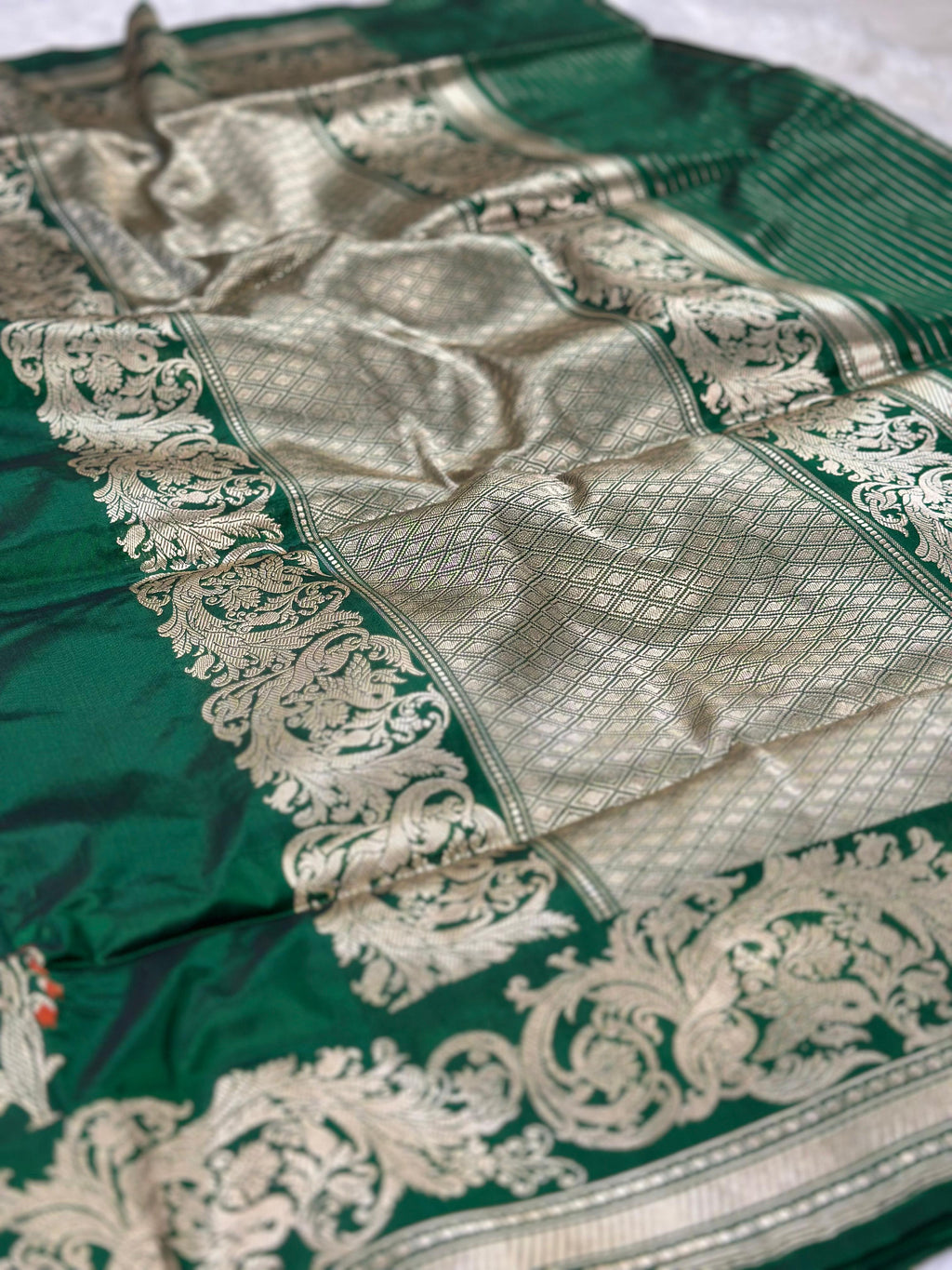 Royal Green Pure Katan Silk Kadua Weave Banarasi Saree with Meenakari Buta