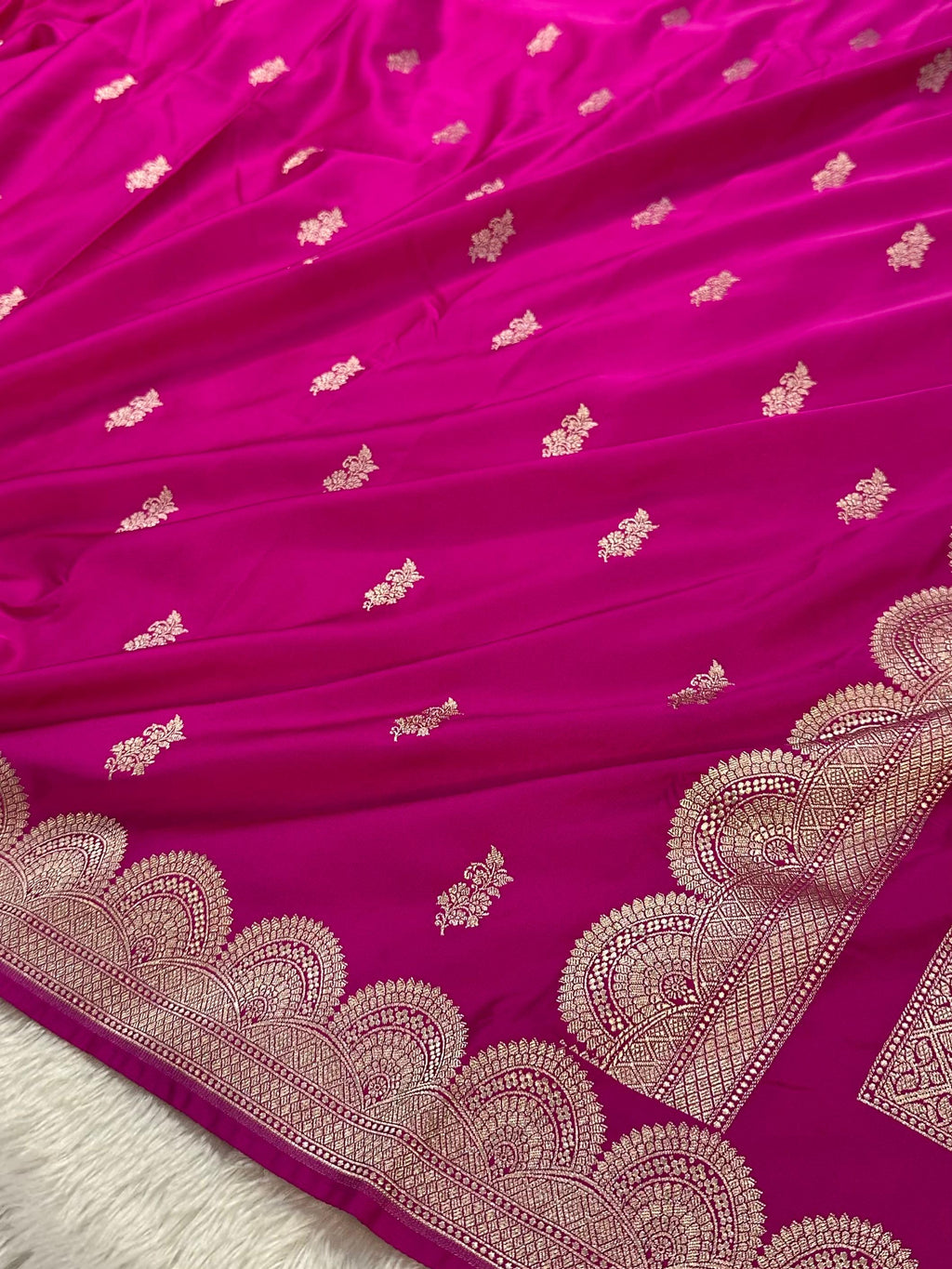 Rani Boota With Scallop Border Mashru Silk Saree